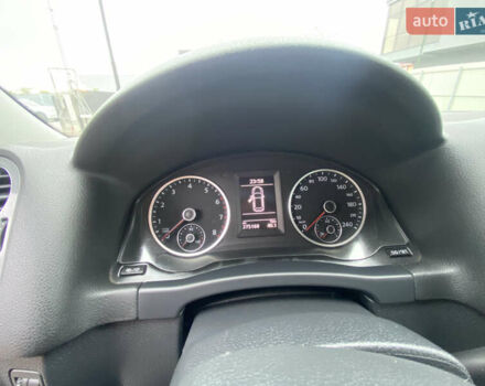 Серый Фольксваген Тигуан, объемом двигателя 1.98 л и пробегом 309 тыс. км за 9300 $, фото 14 на Automoto.ua