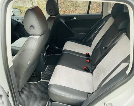 Сірий Фольксваген Тігуан, об'ємом двигуна 2 л та пробігом 217 тис. км за 12000 $, фото 6 на Automoto.ua