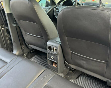 Серый Фольксваген Тигуан, объемом двигателя 1.98 л и пробегом 114 тыс. км за 14800 $, фото 39 на Automoto.ua