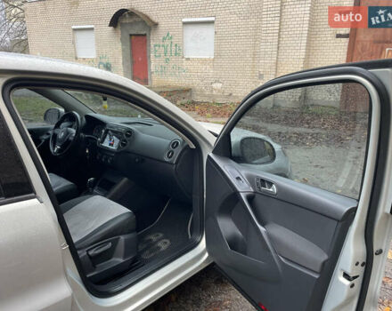 Сірий Фольксваген Тігуан, об'ємом двигуна 1.98 л та пробігом 217 тис. км за 12000 $, фото 12 на Automoto.ua