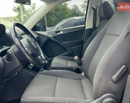 Серый Фольксваген Тигуан, объемом двигателя 1.98 л и пробегом 255 тыс. км за 13000 $, фото 5 на Automoto.ua