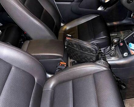 Сірий Фольксваген Тігуан, об'ємом двигуна 2 л та пробігом 216 тис. км за 11500 $, фото 3 на Automoto.ua