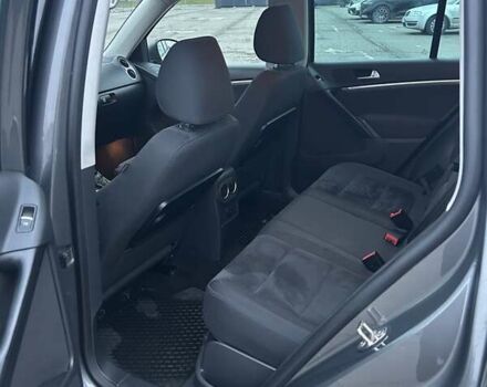 Серый Фольксваген Тигуан, объемом двигателя 1.97 л и пробегом 144 тыс. км за 16000 $, фото 15 на Automoto.ua