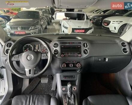Серый Фольксваген Тигуан, объемом двигателя 2 л и пробегом 214 тыс. км за 15200 $, фото 14 на Automoto.ua