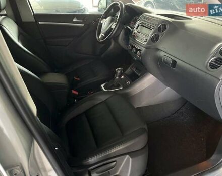 Серый Фольксваген Тигуан, объемом двигателя 2 л и пробегом 214 тыс. км за 15200 $, фото 17 на Automoto.ua