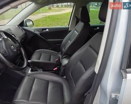 Серый Фольксваген Тигуан, объемом двигателя 1.98 л и пробегом 182 тыс. км за 14500 $, фото 22 на Automoto.ua