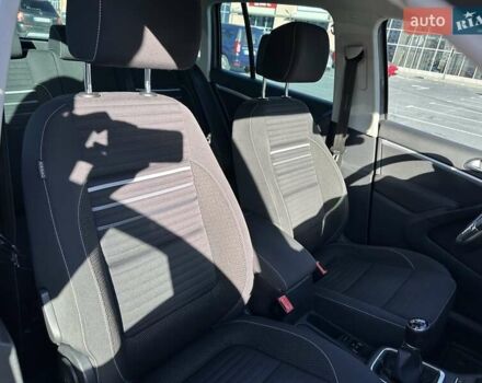 Сірий Фольксваген Тігуан, об'ємом двигуна 1.97 л та пробігом 135 тис. км за 13700 $, фото 16 на Automoto.ua