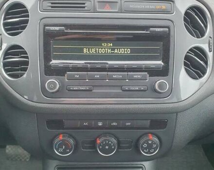 Сірий Фольксваген Тігуан, об'ємом двигуна 1.98 л та пробігом 90 тис. км за 13500 $, фото 25 на Automoto.ua