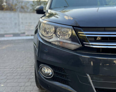 Серый Фольксваген Тигуан, объемом двигателя 2 л и пробегом 299 тыс. км за 13600 $, фото 5 на Automoto.ua