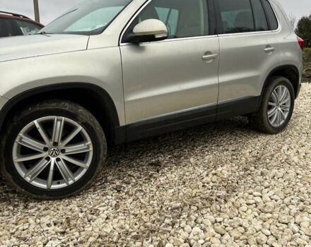 Серый Фольксваген Тигуан, объемом двигателя 2 л и пробегом 165 тыс. км за 10999 $, фото 4 на Automoto.ua