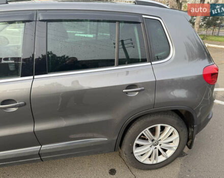 Сірий Фольксваген Тігуан, об'ємом двигуна 1.98 л та пробігом 180 тис. км за 11500 $, фото 11 на Automoto.ua