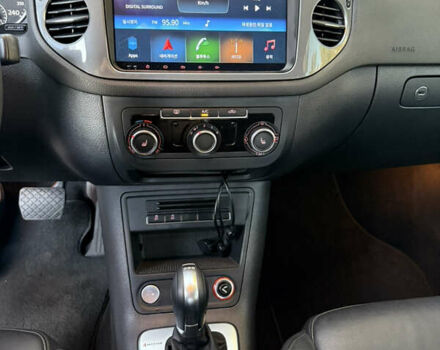 Сірий Фольксваген Тігуан, об'ємом двигуна 2 л та пробігом 74 тис. км за 16500 $, фото 40 на Automoto.ua