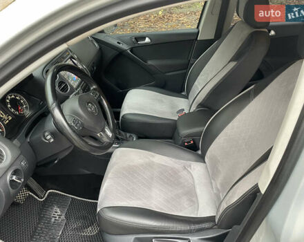 Сірий Фольксваген Тігуан, об'ємом двигуна 1.98 л та пробігом 217 тис. км за 12000 $, фото 4 на Automoto.ua