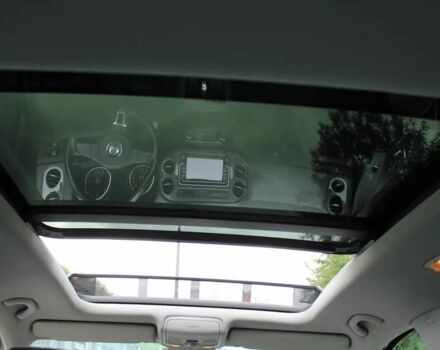 Сірий Фольксваген Тігуан, об'ємом двигуна 2 л та пробігом 83 тис. км за 9100 $, фото 9 на Automoto.ua