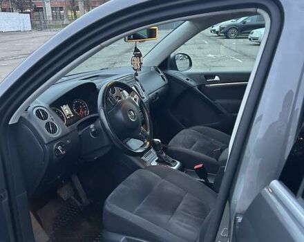 Серый Фольксваген Тигуан, объемом двигателя 1.97 л и пробегом 144 тыс. км за 16000 $, фото 11 на Automoto.ua