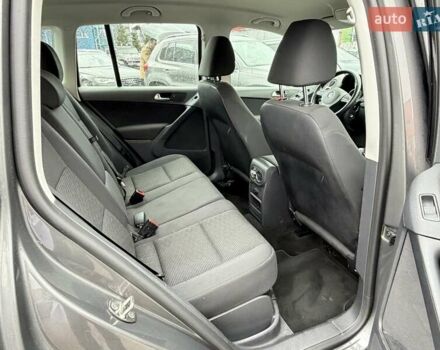Серый Фольксваген Тигуан, объемом двигателя 2 л и пробегом 196 тыс. км за 8900 $, фото 9 на Automoto.ua