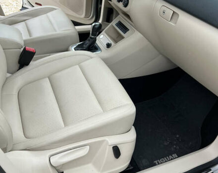 Серый Фольксваген Тигуан, объемом двигателя 2 л и пробегом 165 тыс. км за 10999 $, фото 11 на Automoto.ua