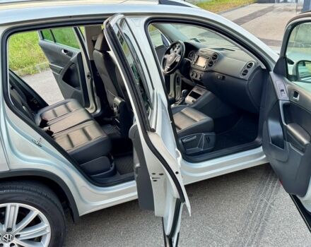 Сірий Фольксваген Тігуан, об'ємом двигуна 2 л та пробігом 250 тис. км за 10500 $, фото 15 на Automoto.ua