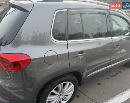 Сірий Фольксваген Тігуан, об'ємом двигуна 1.98 л та пробігом 180 тис. км за 11500 $, фото 12 на Automoto.ua
