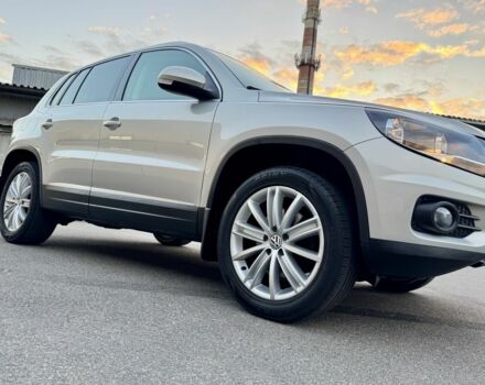 Сірий Фольксваген Тігуан, об'ємом двигуна 2 л та пробігом 250 тис. км за 10500 $, фото 9 на Automoto.ua