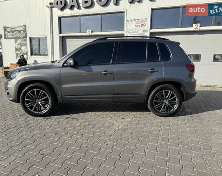 Серый Фольксваген Тигуан, объемом двигателя 2.14 л и пробегом 184 тыс. км за 16599 $, фото 6 на Automoto.ua