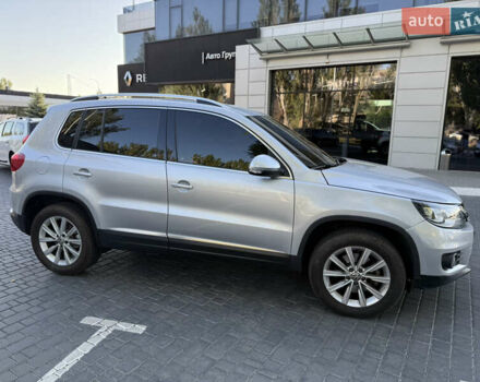 Сірий Фольксваген Тігуан, об'ємом двигуна 2 л та пробігом 74 тис. км за 16500 $, фото 3 на Automoto.ua