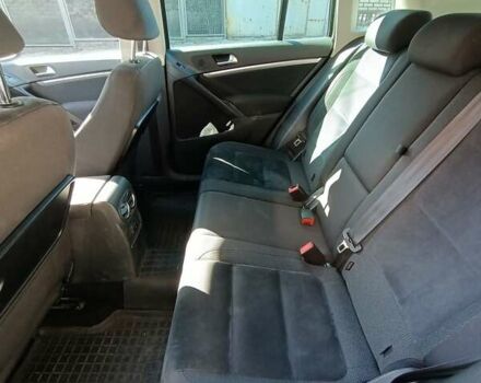 Серый Фольксваген Тигуан, объемом двигателя 1.97 л и пробегом 145 тыс. км за 17500 $, фото 6 на Automoto.ua