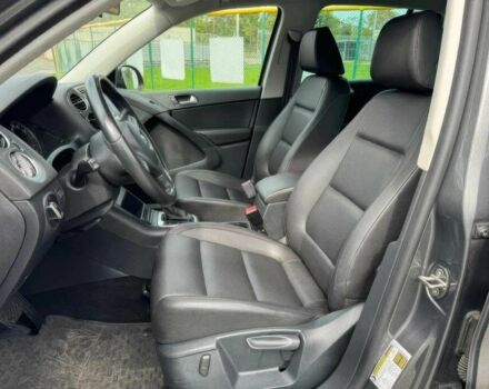 Сірий Фольксваген Тігуан, об'ємом двигуна 2 л та пробігом 84 тис. км за 2800 $, фото 7 на Automoto.ua