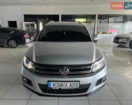 Серый Фольксваген Тигуан, объемом двигателя 2 л и пробегом 214 тыс. км за 15200 $, фото 1 на Automoto.ua