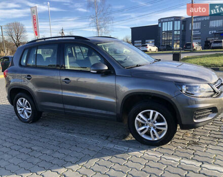 Серый Фольксваген Тигуан, объемом двигателя 2 л и пробегом 190 тыс. км за 9900 $, фото 3 на Automoto.ua