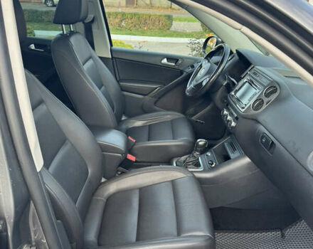 Серый Фольксваген Тигуан, объемом двигателя 1.98 л и пробегом 114 тыс. км за 14800 $, фото 31 на Automoto.ua