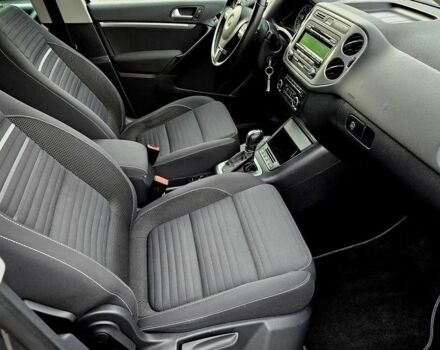 Сірий Фольксваген Тігуан, об'ємом двигуна 2 л та пробігом 180 тис. км за 8000 $, фото 19 на Automoto.ua