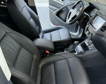 Сірий Фольксваген Тігуан, об'ємом двигуна 2 л та пробігом 74 тис. км за 16500 $, фото 30 на Automoto.ua