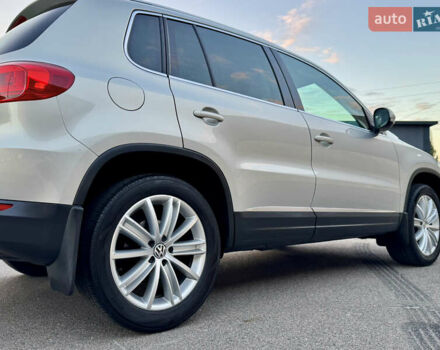 Серый Фольксваген Тигуан, объемом двигателя 1.98 л и пробегом 250 тыс. км за 9900 $, фото 8 на Automoto.ua