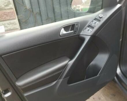 Серый Фольксваген Тигуан, объемом двигателя 1.98 л и пробегом 170 тыс. км за 12500 $, фото 6 на Automoto.ua