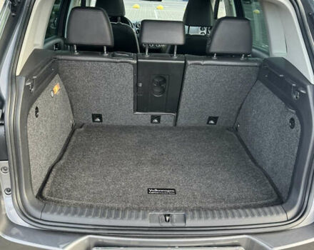 Серый Фольксваген Тигуан, объемом двигателя 1.98 л и пробегом 114 тыс. км за 14800 $, фото 6 на Automoto.ua