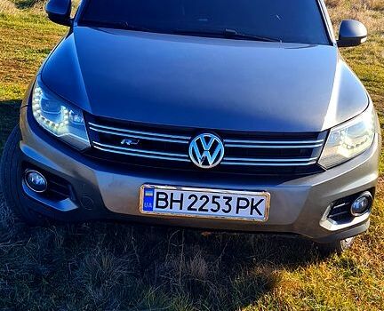 Сірий Фольксваген Тігуан, об'ємом двигуна 2 л та пробігом 168 тис. км за 12000 $, фото 8 на Automoto.ua