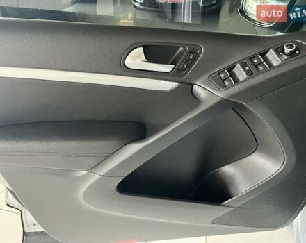 Серый Фольксваген Тигуан, объемом двигателя 2 л и пробегом 214 тыс. км за 15200 $, фото 10 на Automoto.ua