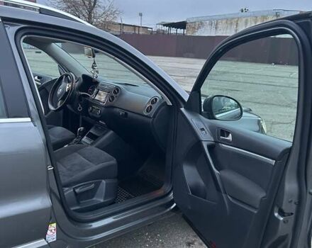 Серый Фольксваген Тигуан, объемом двигателя 1.97 л и пробегом 144 тыс. км за 16000 $, фото 10 на Automoto.ua