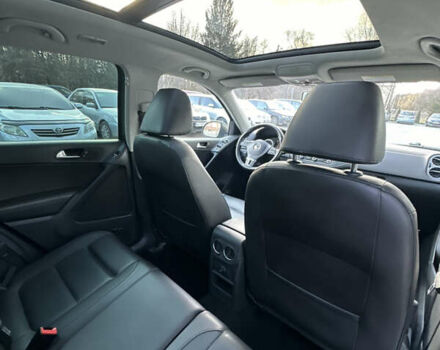 Серый Фольксваген Тигуан, объемом двигателя 1.98 л и пробегом 149 тыс. км за 13000 $, фото 11 на Automoto.ua