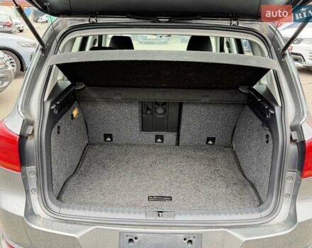 Серый Фольксваген Тигуан, объемом двигателя 2 л и пробегом 196 тыс. км за 8900 $, фото 3 на Automoto.ua