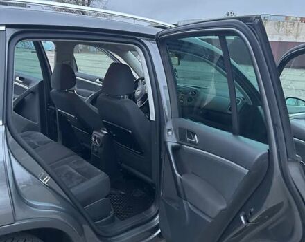 Серый Фольксваген Тигуан, объемом двигателя 1.97 л и пробегом 144 тыс. км за 16000 $, фото 9 на Automoto.ua