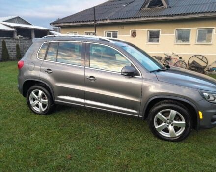 Серый Фольксваген Тигуан, объемом двигателя 2 л и пробегом 140 тыс. км за 12800 $, фото 1 на Automoto.ua