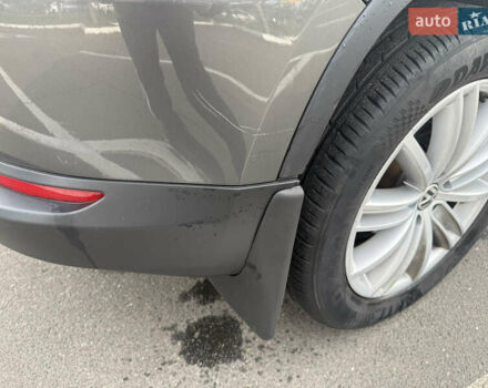 Сірий Фольксваген Тігуан, об'ємом двигуна 1.98 л та пробігом 180 тис. км за 11500 $, фото 13 на Automoto.ua