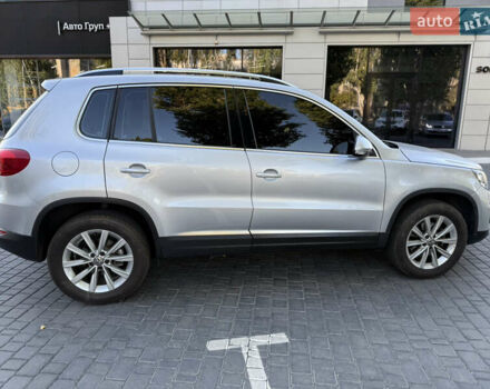 Сірий Фольксваген Тігуан, об'ємом двигуна 2 л та пробігом 74 тис. км за 16500 $, фото 19 на Automoto.ua