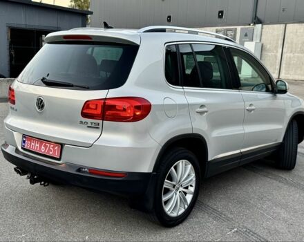 Сірий Фольксваген Тігуан, об'ємом двигуна 2 л та пробігом 250 тис. км за 10500 $, фото 3 на Automoto.ua