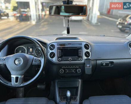 Серый Фольксваген Тигуан, объемом двигателя 2 л и пробегом 299 тыс. км за 13600 $, фото 14 на Automoto.ua