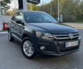 Серый Фольксваген Тигуан, объемом двигателя 2 л и пробегом 299 тыс. км за 13600 $, фото 1 на Automoto.ua