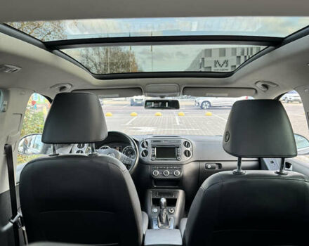 Серый Фольксваген Тигуан, объемом двигателя 1.98 л и пробегом 114 тыс. км за 14800 $, фото 3 на Automoto.ua