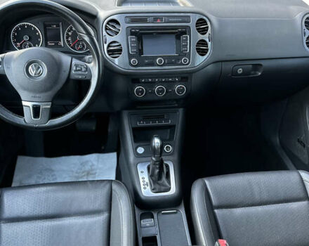 Серый Фольксваген Тигуан, объемом двигателя 1.98 л и пробегом 149 тыс. км за 13000 $, фото 12 на Automoto.ua